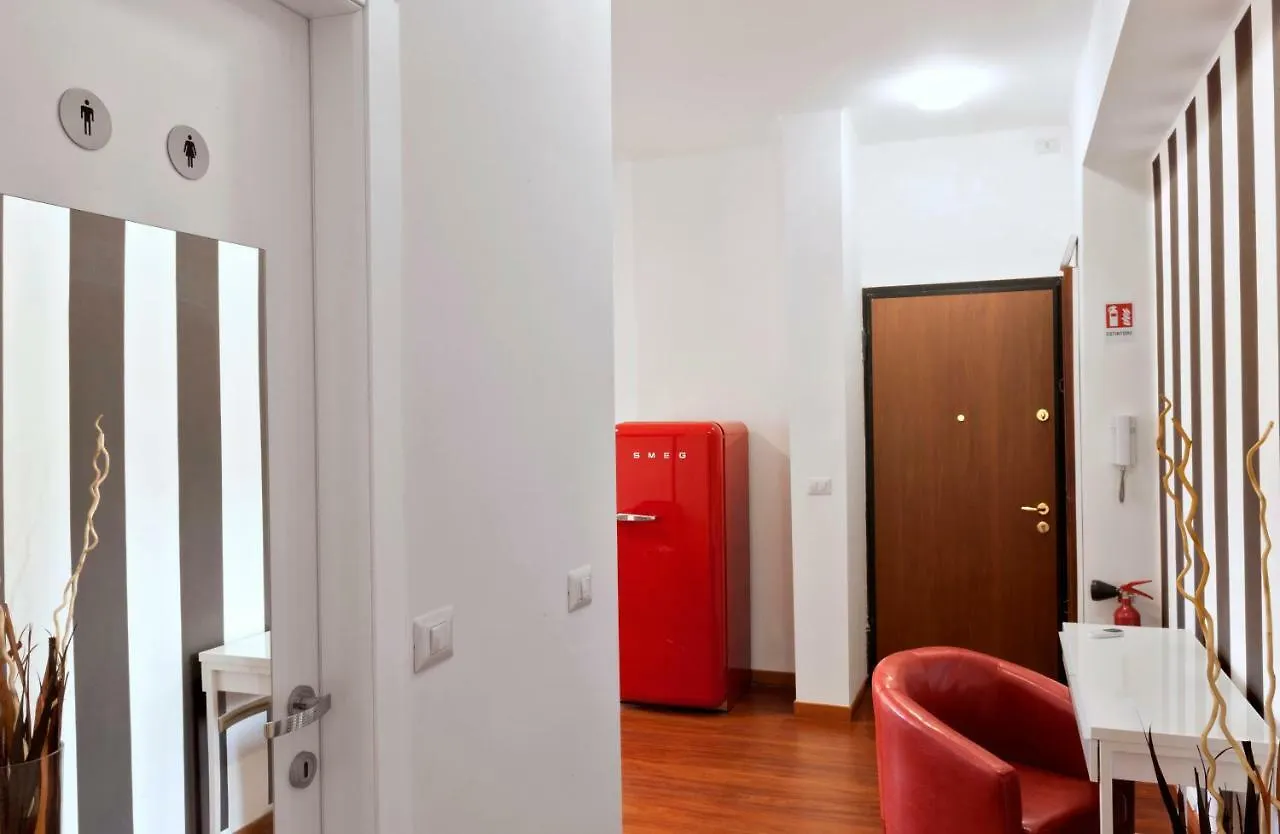Apartment Ferienwohnung Bright House In Mailand