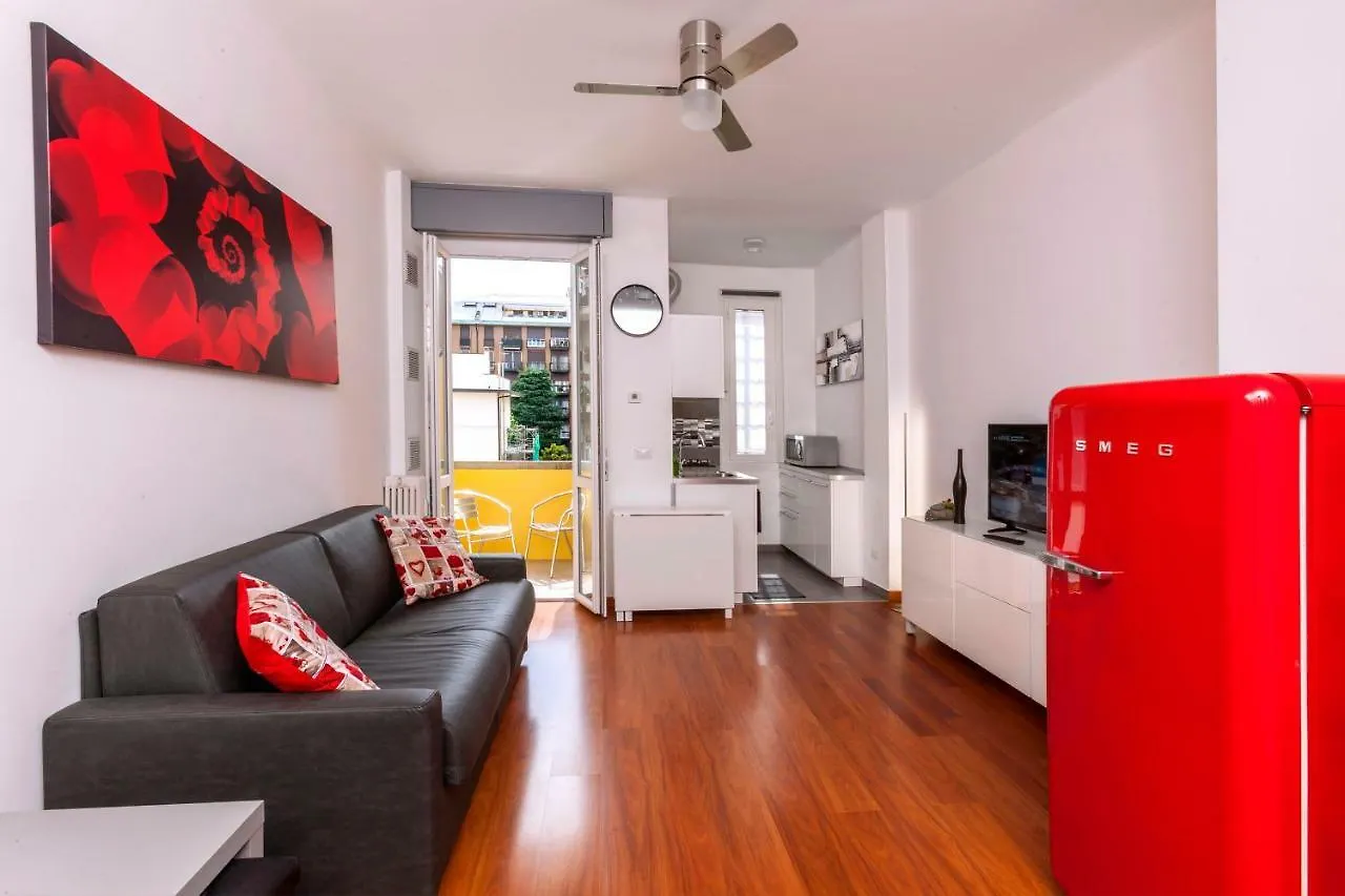 Apartment Ferienwohnung Bright House In Mailand